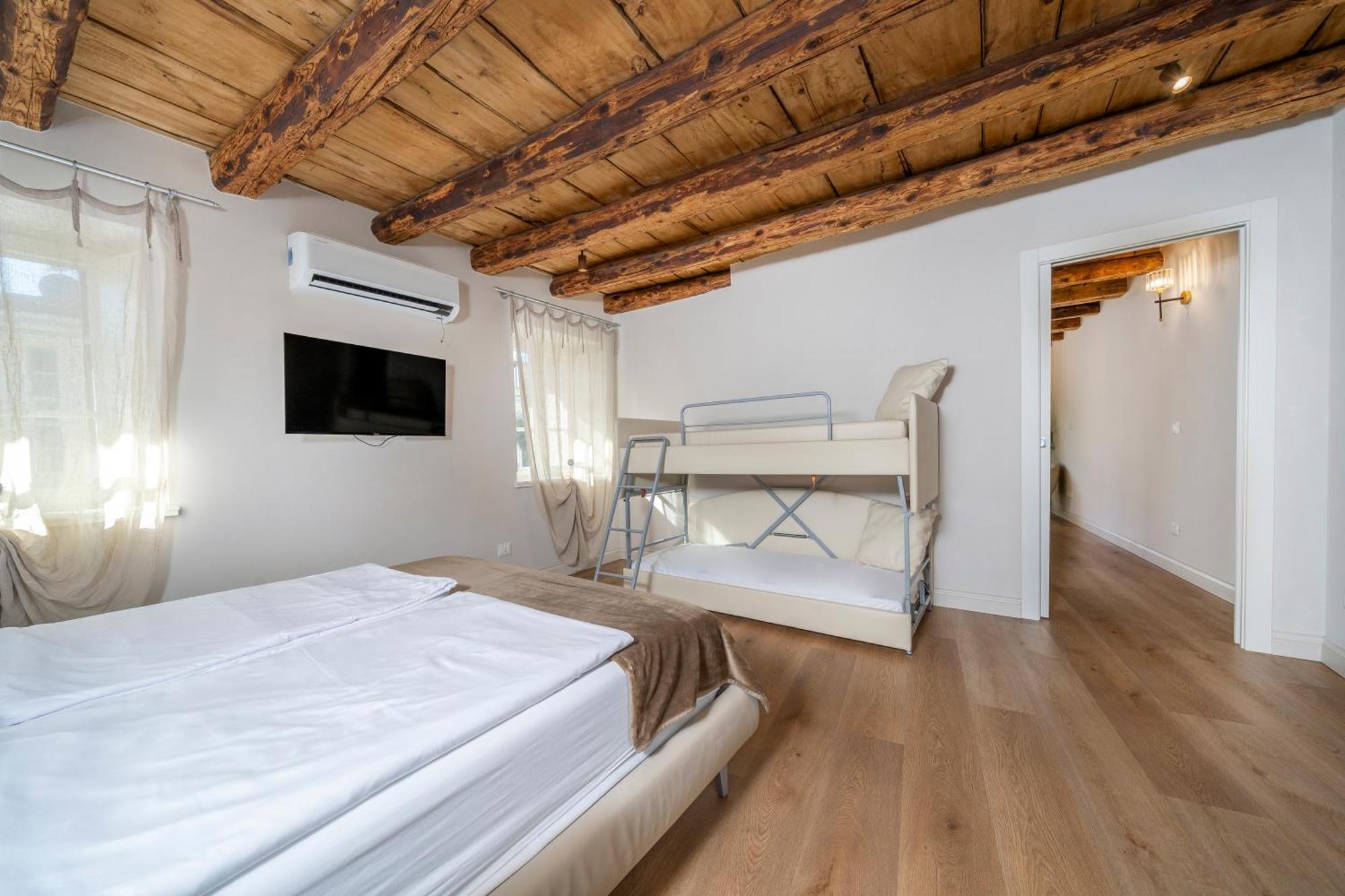 Casa Vacanze Alle Mura ชิวีดาเล เดล ฟรีอูลี ภายนอก รูปภาพ